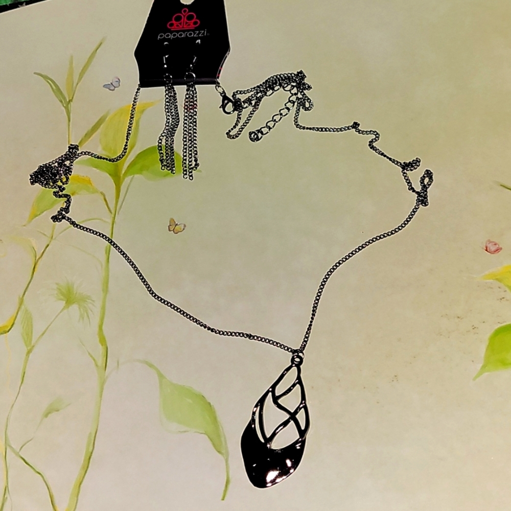Paparazzi long black metal necklace